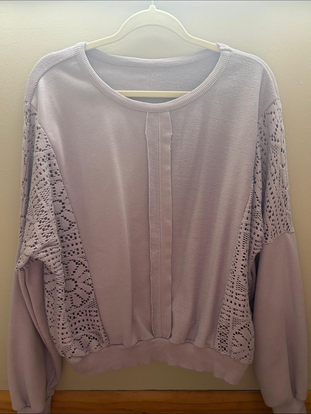 Lace-Sleeve Lightweight Pullover Top - Lavender